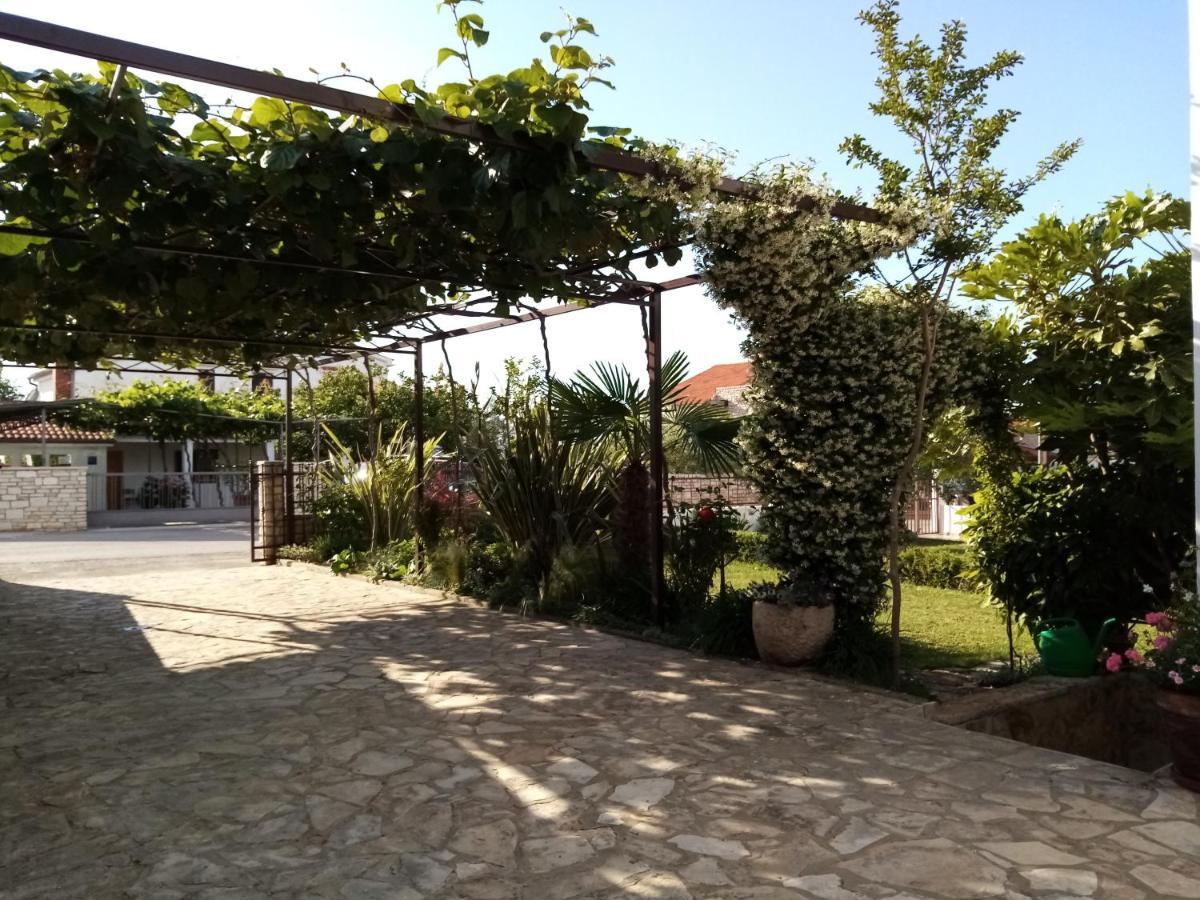 Apartment Marijana Porec Bagian luar foto