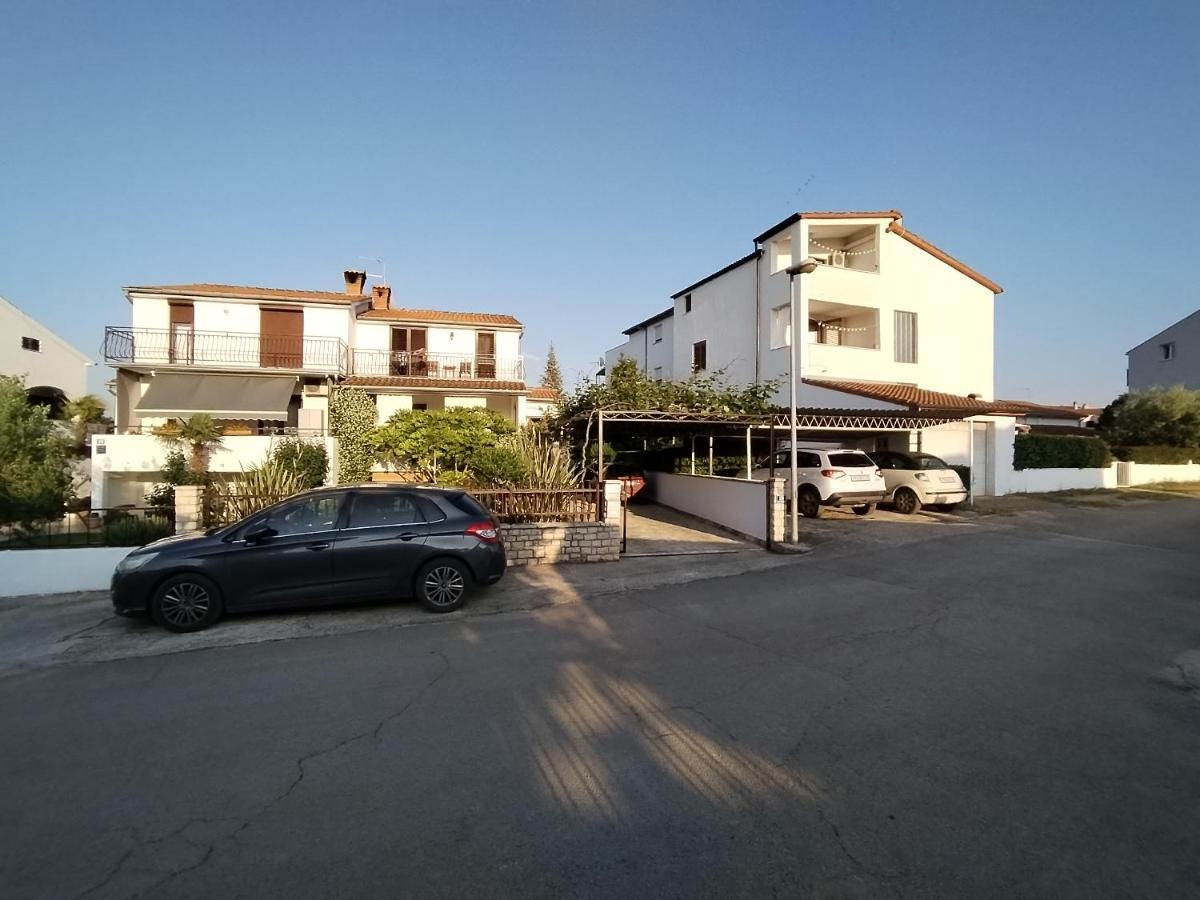 Apartment Marijana Porec Bagian luar foto