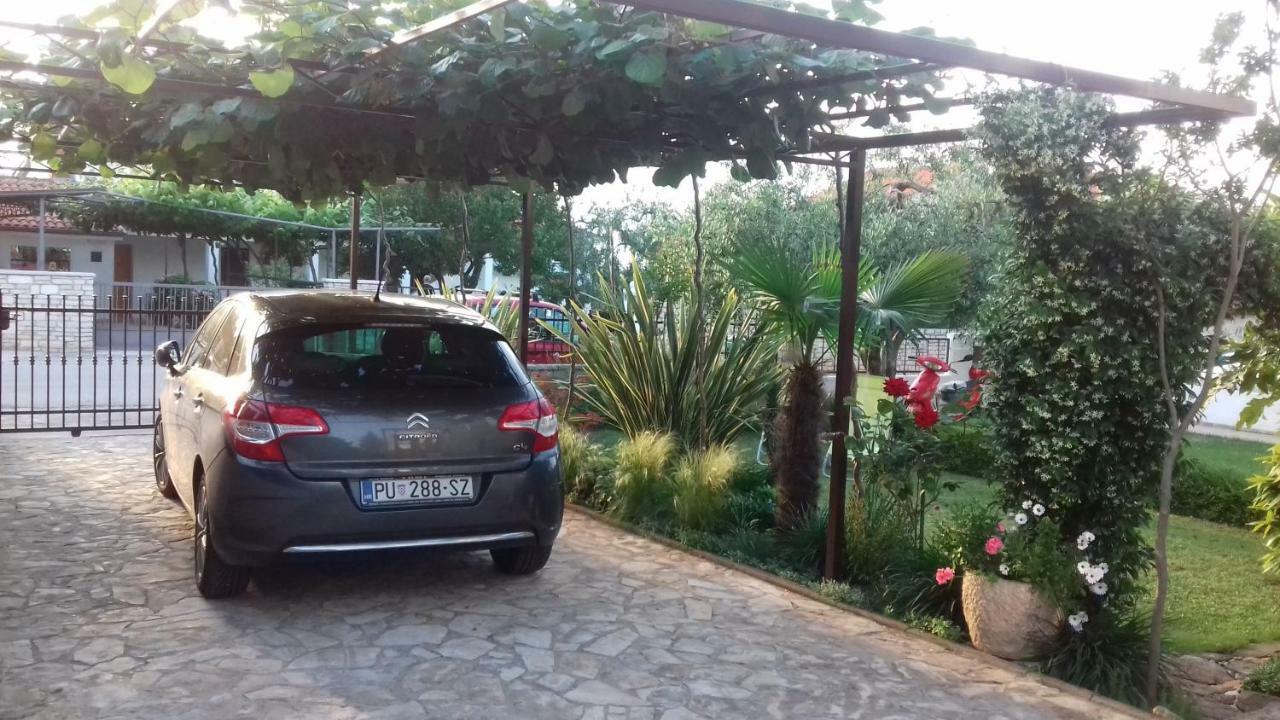 Apartment Marijana Porec Bagian luar foto